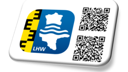 Das Bild zeigt das Icon der App HochwassergefahrST und zwei QR-Codes, mit den die App heruntergeladen werden kann. 