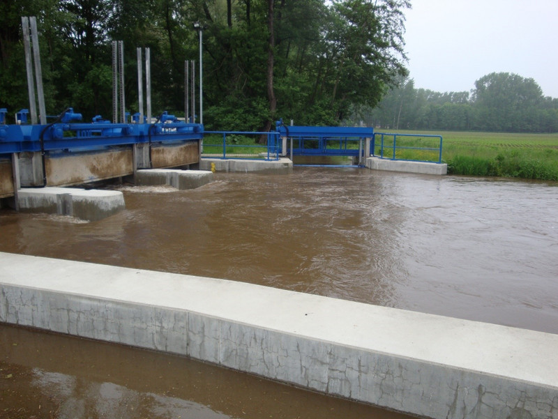 Hochwasser 2013 - Wehr Gatersleben