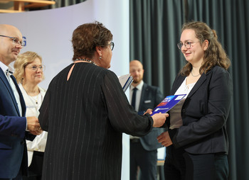 Tinka Soboll bei der Auszeichnungsveranstaltung in der Johanniskirche