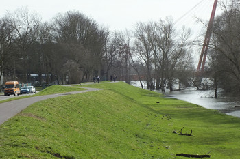 Blick auf den Elbdeich an der Büchnerstraße. 