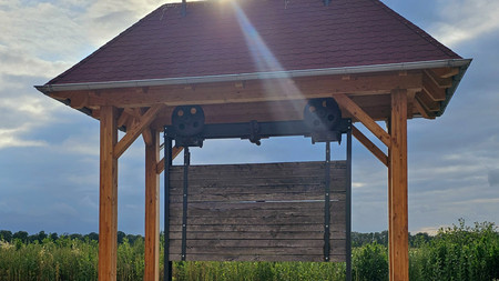 Blick auf die aufgestellte Schützentafel