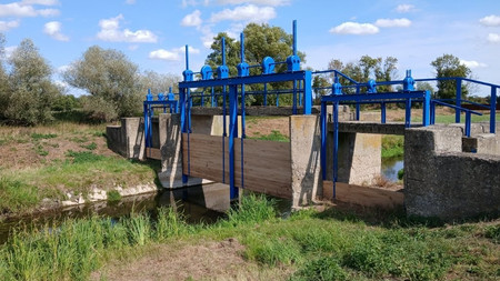 Blick auf das Wehr Aderstedt.