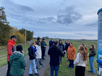 Die Gäste informierten sich auch über Deichrückverlegungen.