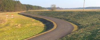 Blick auf einen Deich